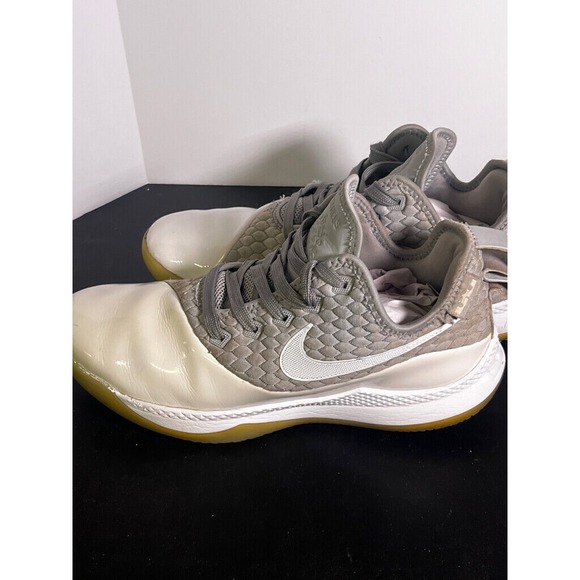 Size 9.5‎ - Nike LeBron Witness 3 White Chrome